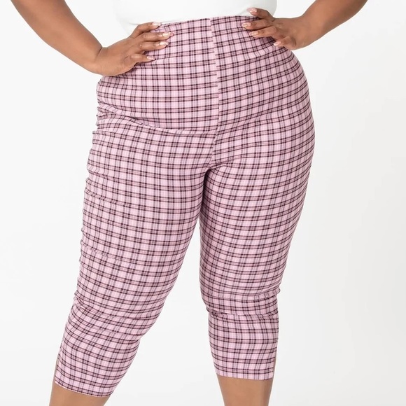 Unique Vintage Rochelle Pink & Black Plaid Capris, size 3X - Picture 1 of 5